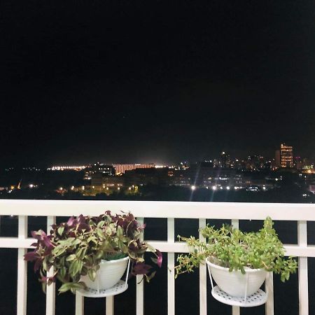 Ebony'S Place At Shore Residences Manila Exterior photo